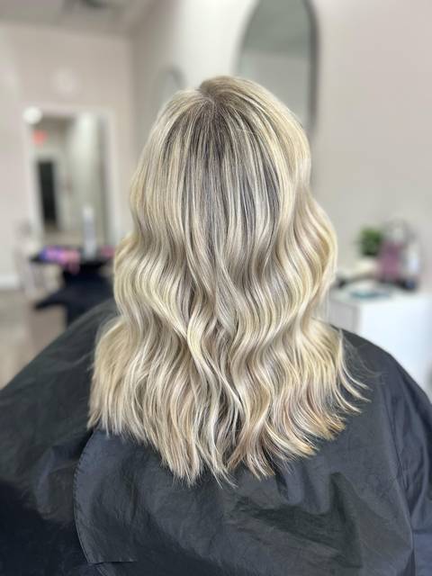 Icy blonde waves, seen from the back