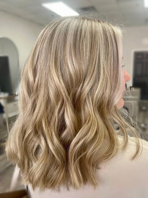 Blonde dimension with soft waves