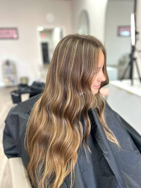 Brunette balayage in long waves